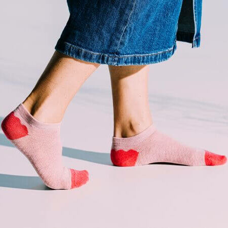 Sneakersokken roze marlin van Healthy Seas Socks