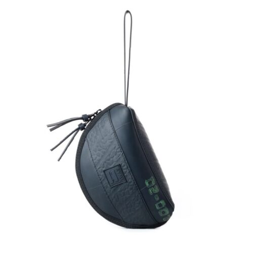geupcycled rubber tasje van IWAS